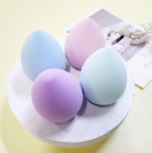 BelleVita 4-piece Makeup Sponge set- Latex-free Beauty Blenders for Flawless Foundation, Concealer, and Blending-Teardrop Shape, Reusable & Soft for all Skin Types